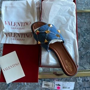 New Valentino large stud sandals in denim size 9 - never worn